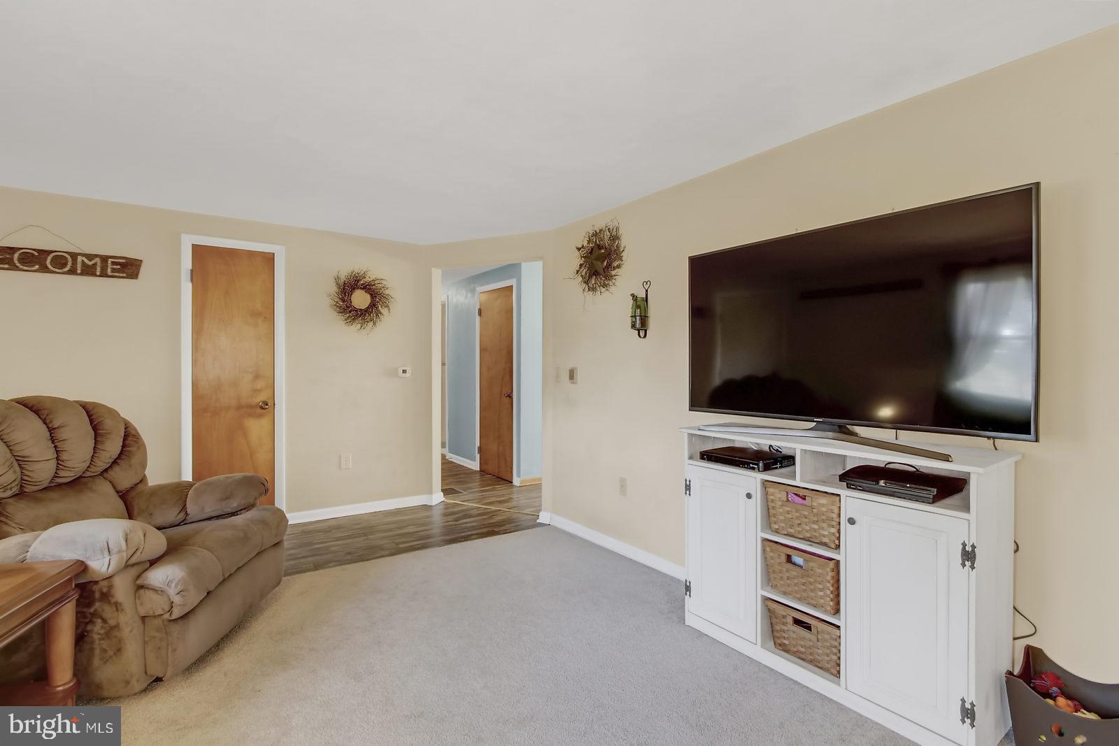 442 Pine Grove Road Hanover, PA 17331 - Photo 4 of 25