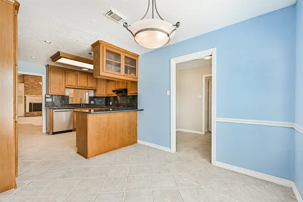 $560,000 | 803 Greenbriar Drive, Friendswood, TX 77546