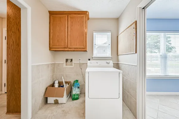 $560,000 | 803 Greenbriar Drive, Friendswood, TX 77546