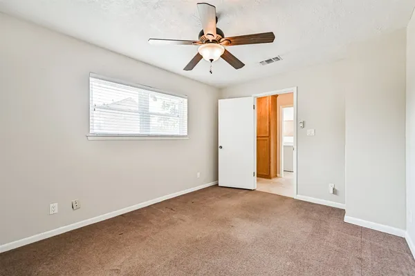 $560,000 | 803 Greenbriar Drive, Friendswood, TX 77546