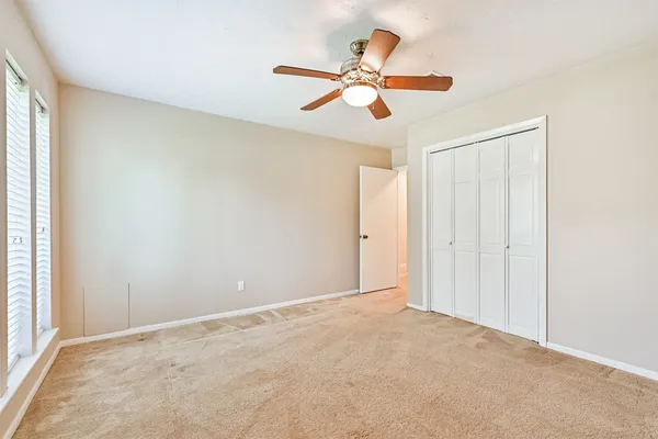 $560,000 | 803 Greenbriar Drive, Friendswood, TX 77546