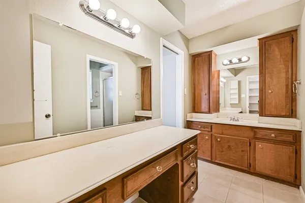 $560,000 | 803 Greenbriar Drive, Friendswood, TX 77546