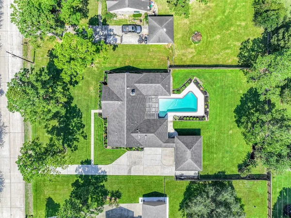 $560,000 | 803 Greenbriar Drive, Friendswood, TX 77546