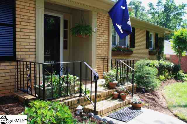 23 Randy Drive Taylors, SC 29687 - Photo 2 of 21 Gallery Image 2
