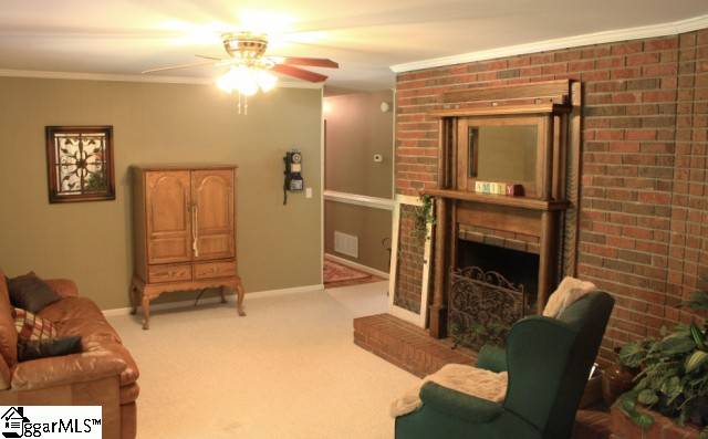 23 Randy Drive Taylors, SC 29687 - Photo 4 of 21 Gallery Image 4