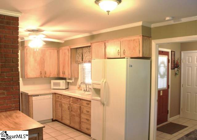 23 Randy Drive Taylors, SC 29687 - Photo 6 of 21 Gallery Image 6