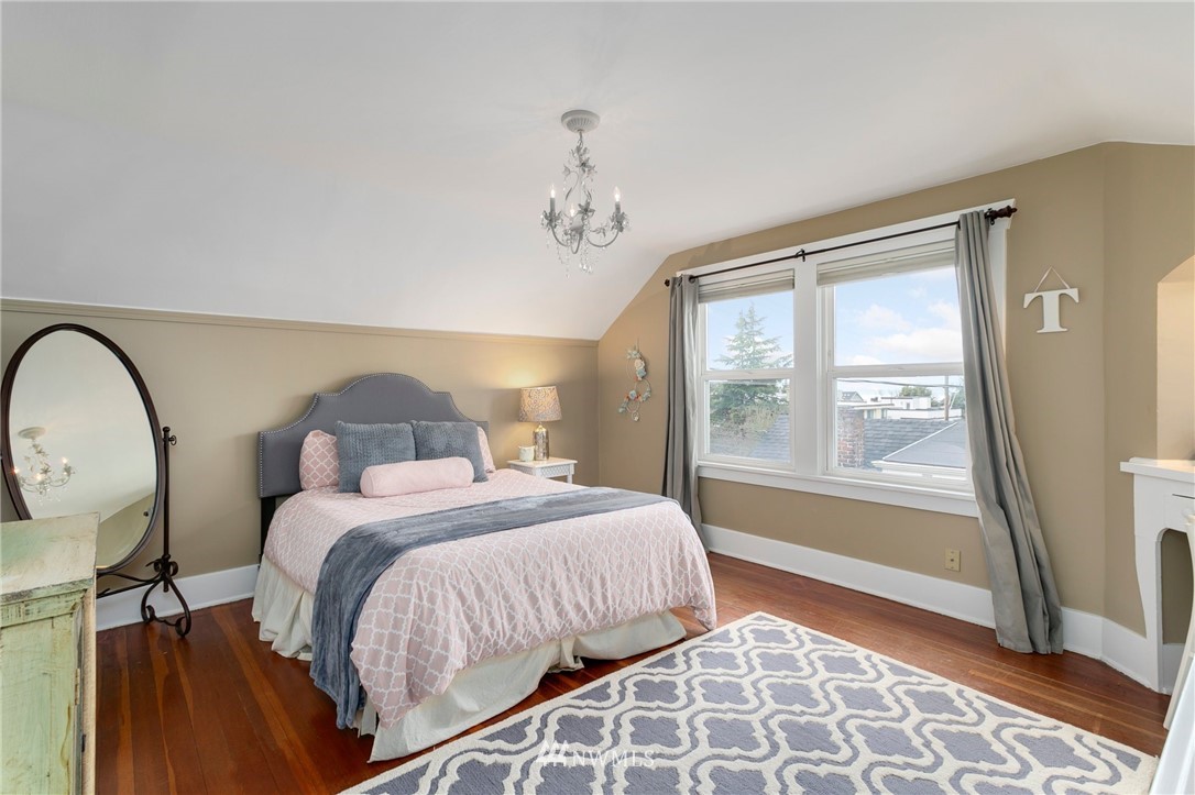 910 West Howe Street Seattle, WA 98119 - Photo 13 of 29 Gallery Image 13