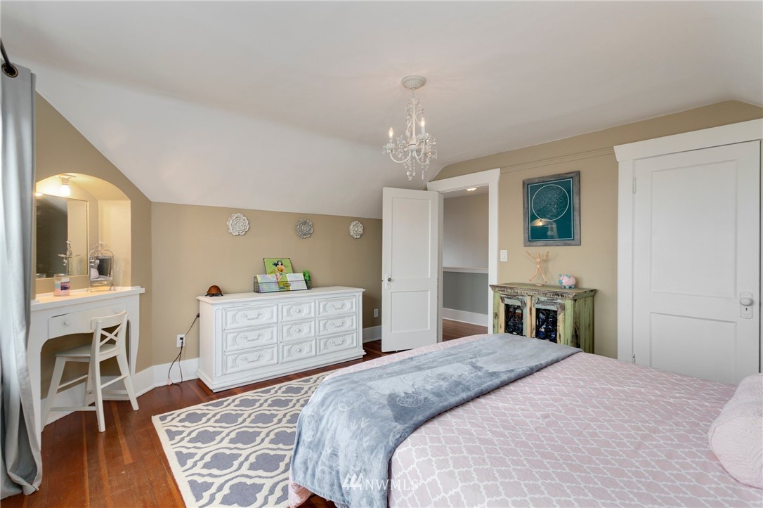 910 West Howe Street Seattle, WA 98119 - Photo 14 of 29 Gallery Image 14