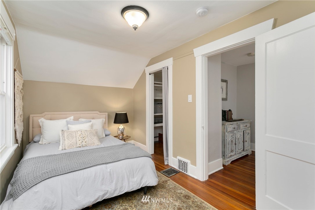 910 West Howe Street Seattle, WA 98119 - Photo 17 of 29 Gallery Image 17