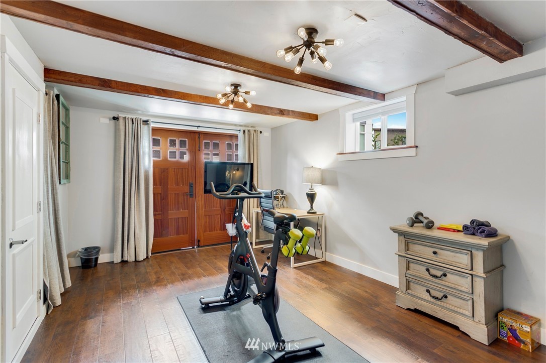 910 West Howe Street Seattle, WA 98119 - Photo 19 of 29 Gallery Image 19