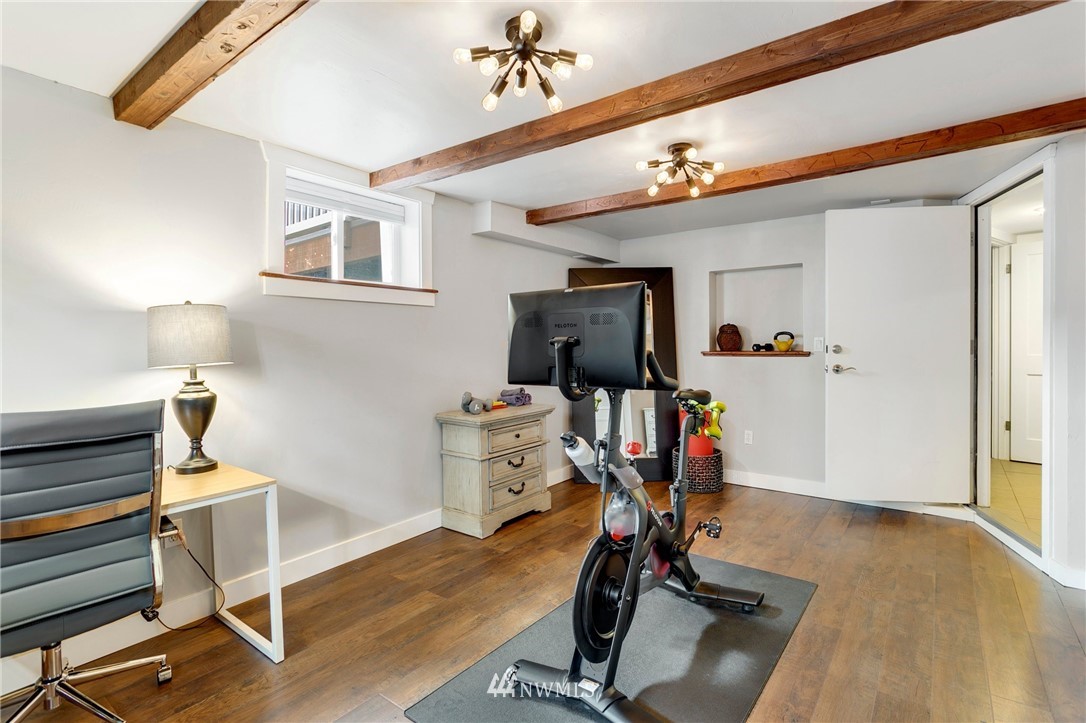 910 West Howe Street Seattle, WA 98119 - Photo 20 of 29 Gallery Image 20