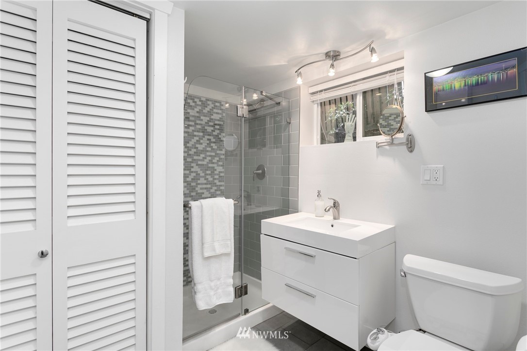 910 West Howe Street Seattle, WA 98119 - Photo 21 of 29 Gallery Image 21