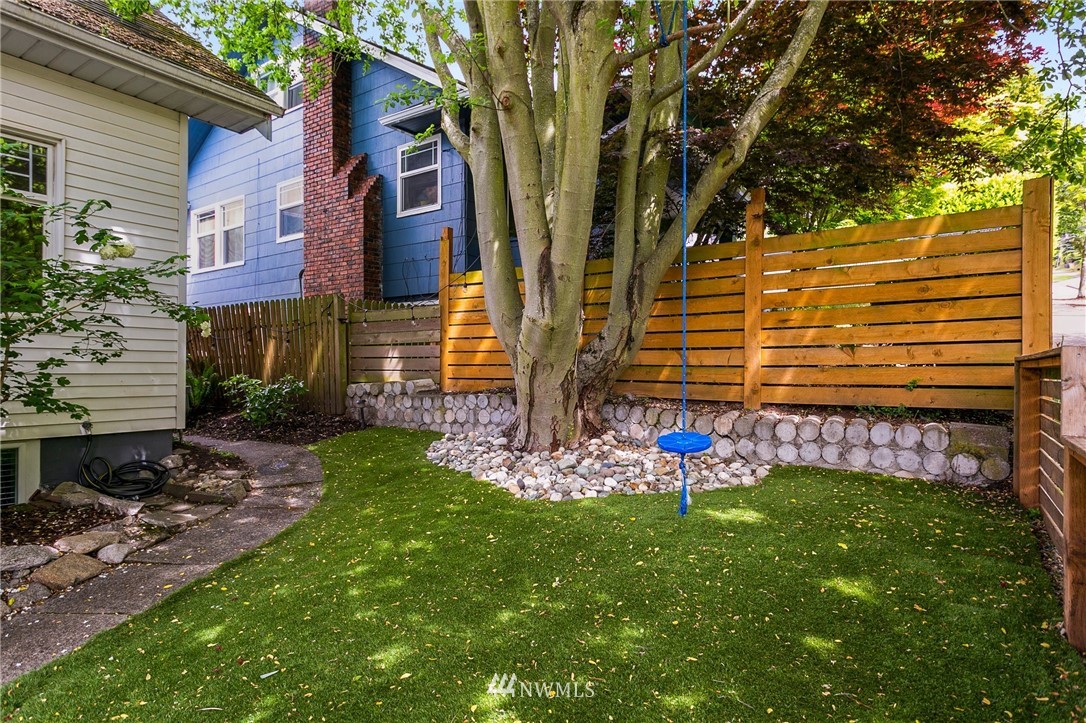 910 West Howe Street Seattle, WA 98119 - Photo 24 of 29 Gallery Image 24