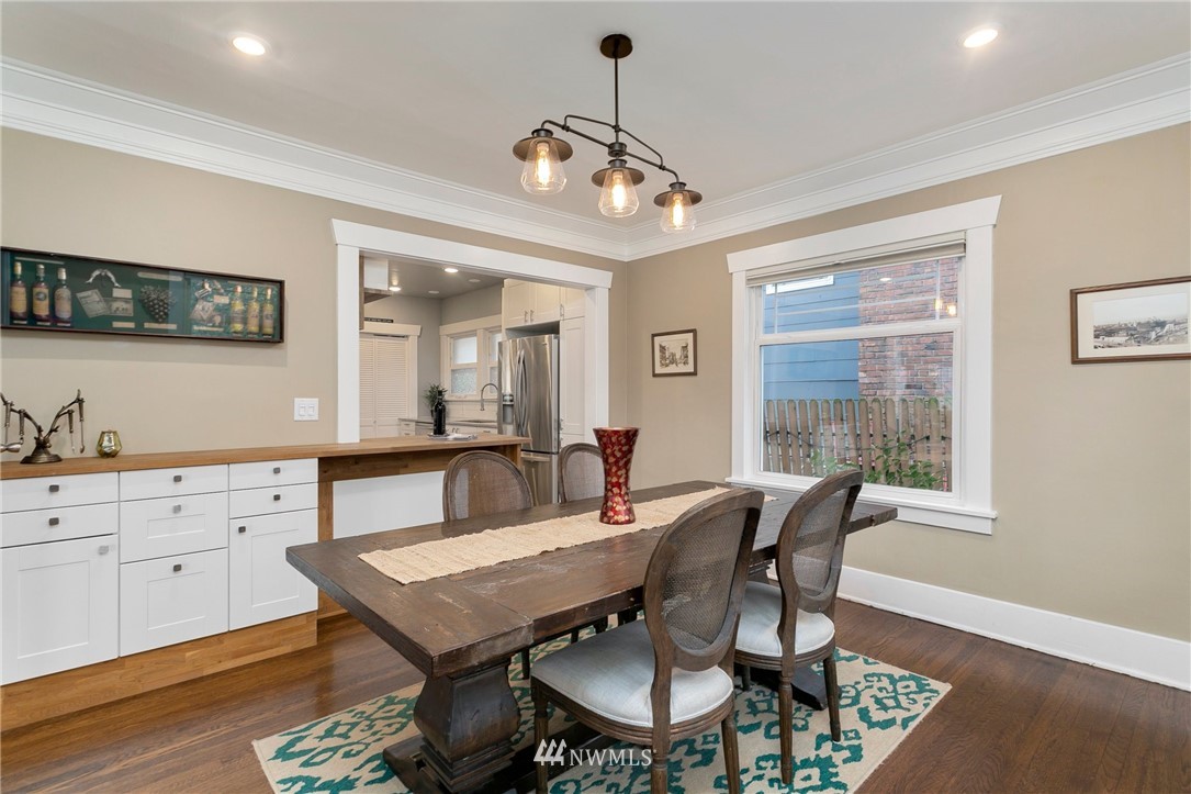 910 West Howe Street Seattle, WA 98119 - Photo 6 of 29 Gallery Image 6