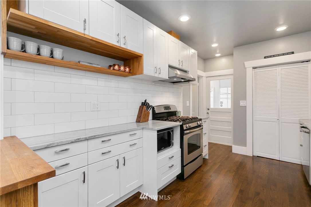 910 West Howe Street Seattle, WA 98119 - Photo 8 of 29 Gallery Image 8