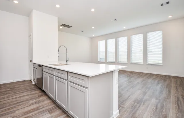 $2,250 | 21138 Castroville Way, Cypress, TX 77433