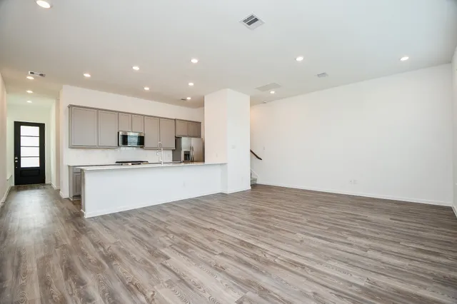 $2,250 | 21138 Castroville Way, Cypress, TX 77433