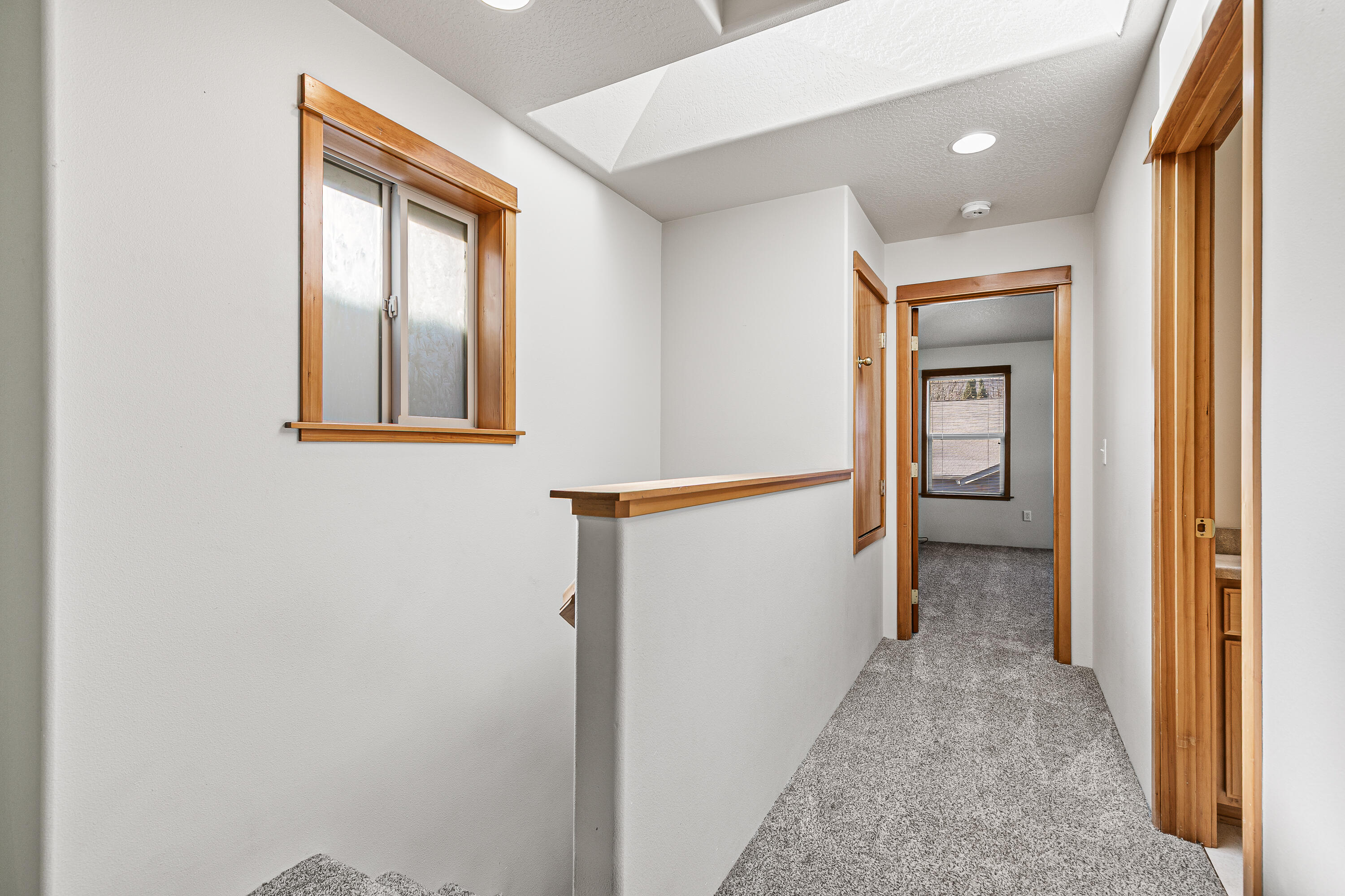 5 Logan Way Talent, OR 97540 - Photo 18 of 35 9R9A6334
