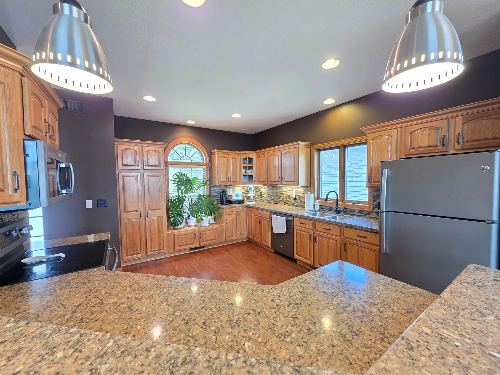 505 4th Street Southeast Plainview, MN 55964 - Photo 19 of 53