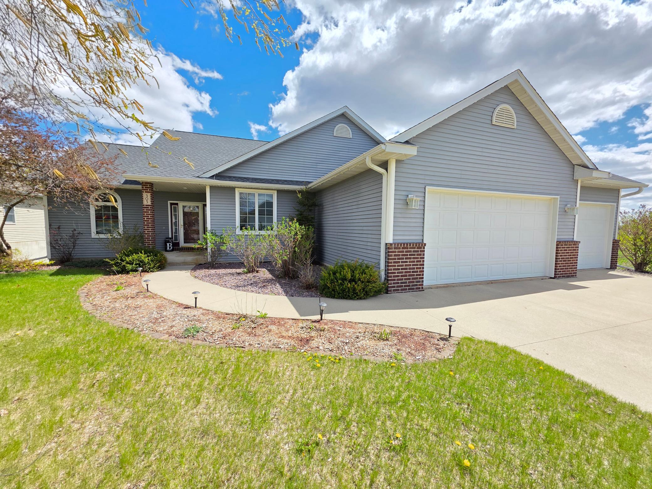 505 4th Street Southeast Plainview, MN 55964 - Photo 2 of 53