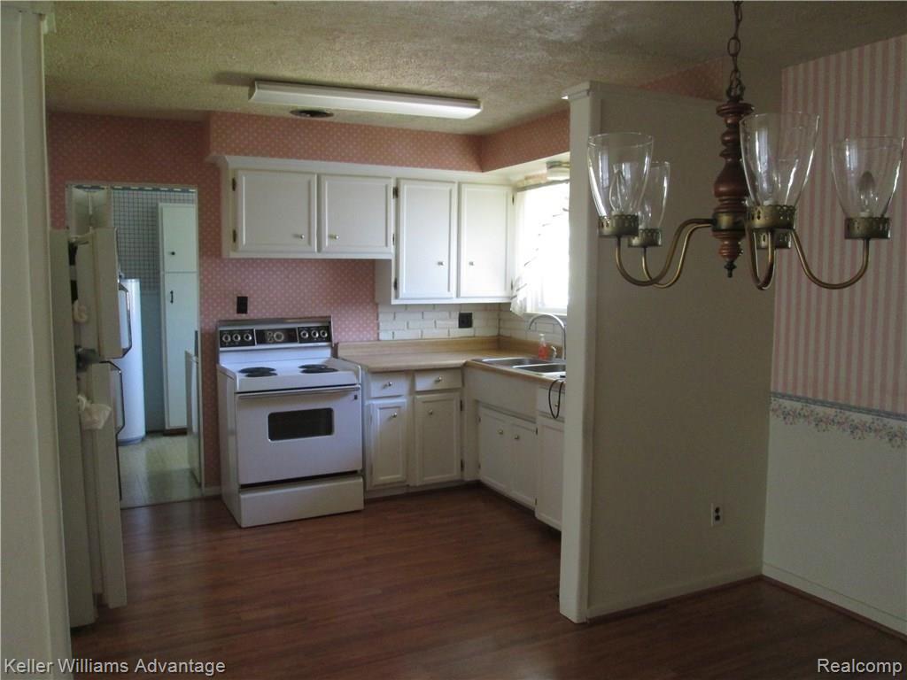 23680 Meadowbrook Road Novi, MI 48375 - Photo 8 of 34