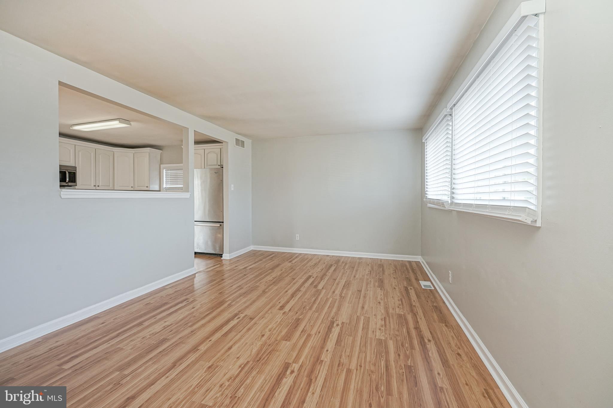 211 Baldwin Road Glassboro, NJ 08028 - Photo 7 of 25 Living Room