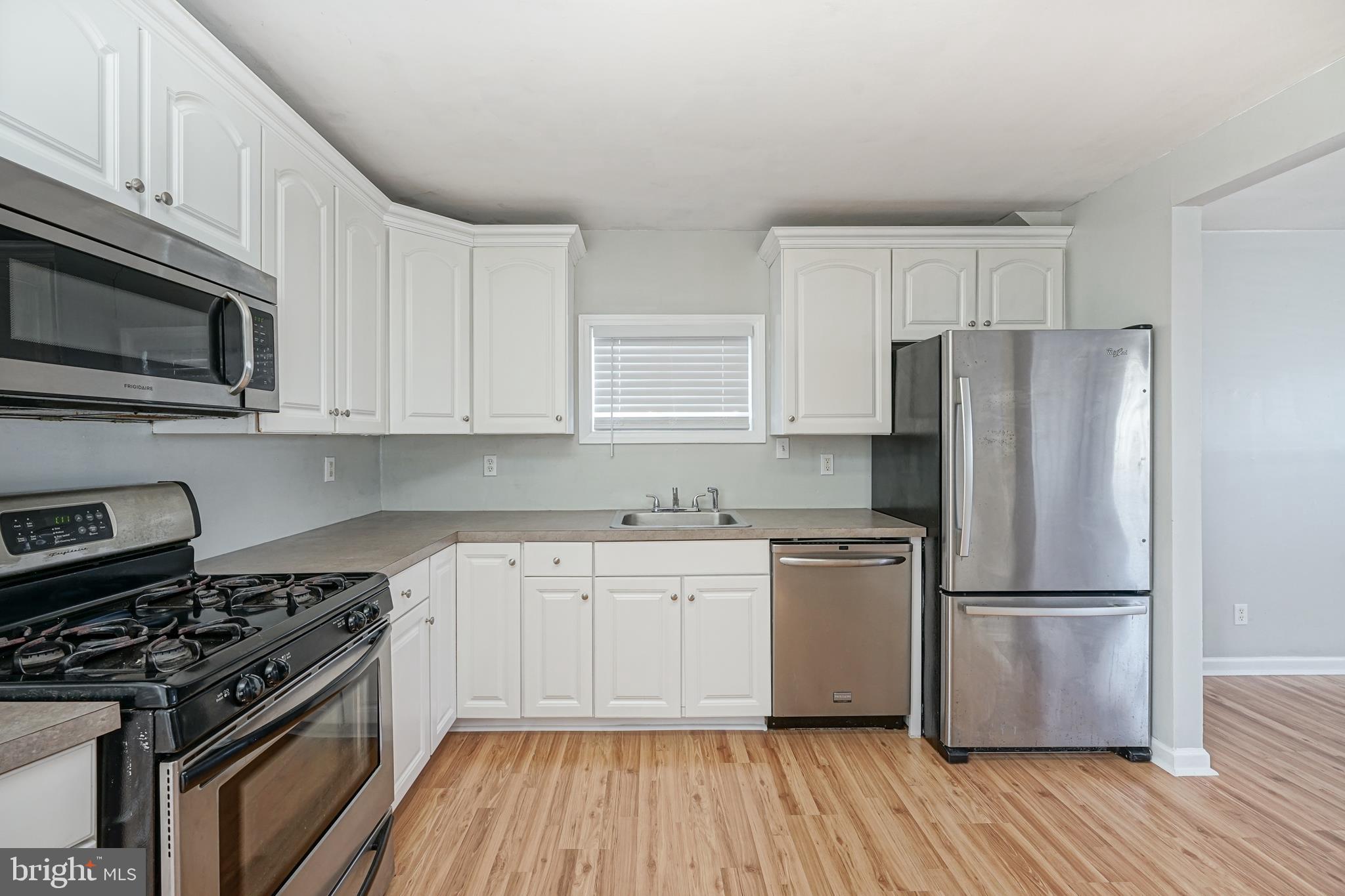 211 Baldwin Road Glassboro, NJ 08028 - Photo 9 of 25 Kitchen w/ 36" Cabinets