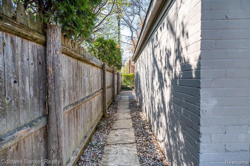320 Touraine Road Grosse Pointe Farms, MI 48236 - Photo 58 of 60