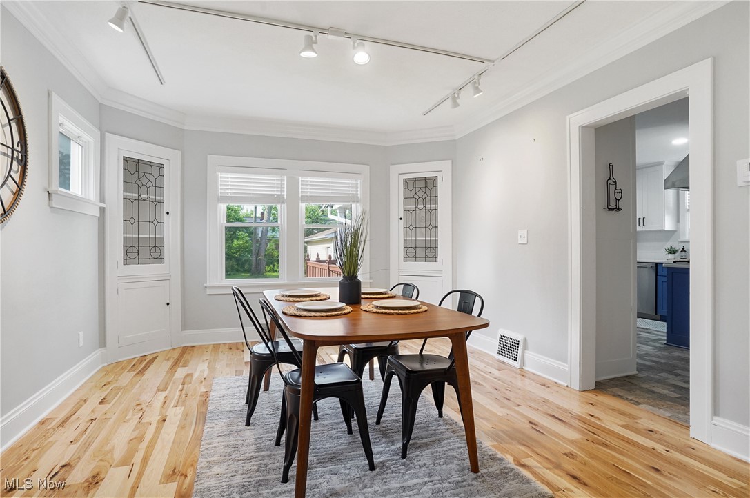 3382 Ormond Road Cleveland, OH 44118 - Photo 3 of 50 Gallery Image 3
