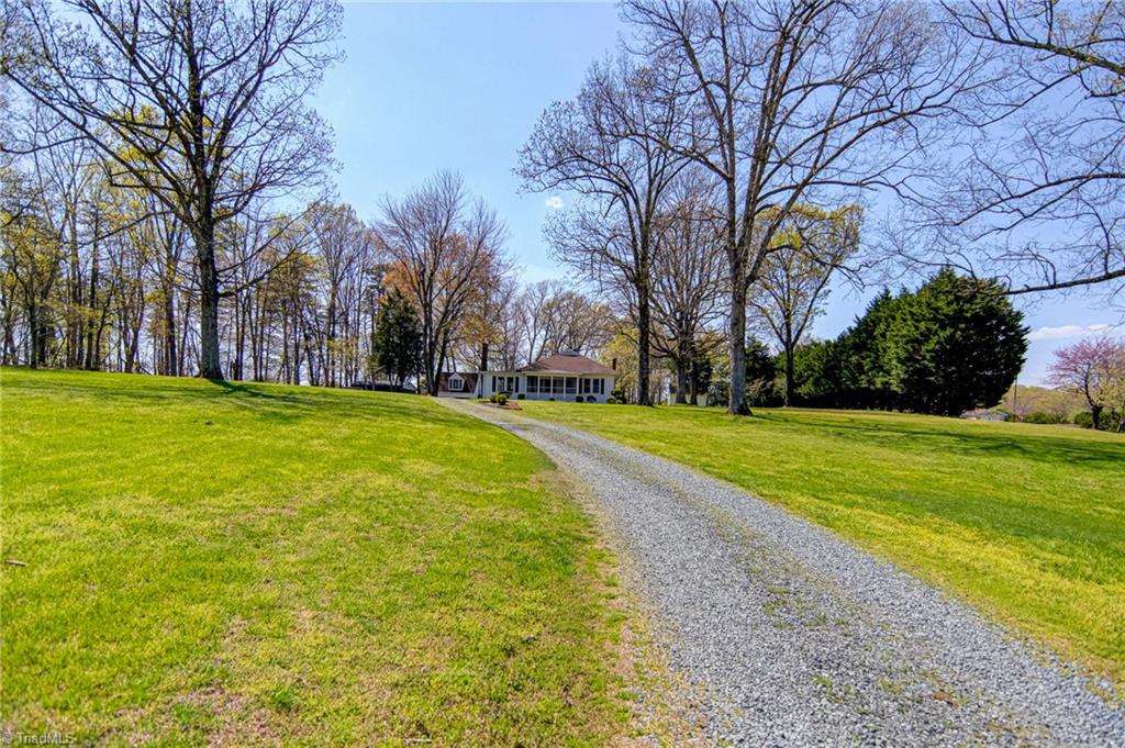 4314 Transou Road Pfafftown, NC 27040 - Photo 6 of 33 Gallery Image 6