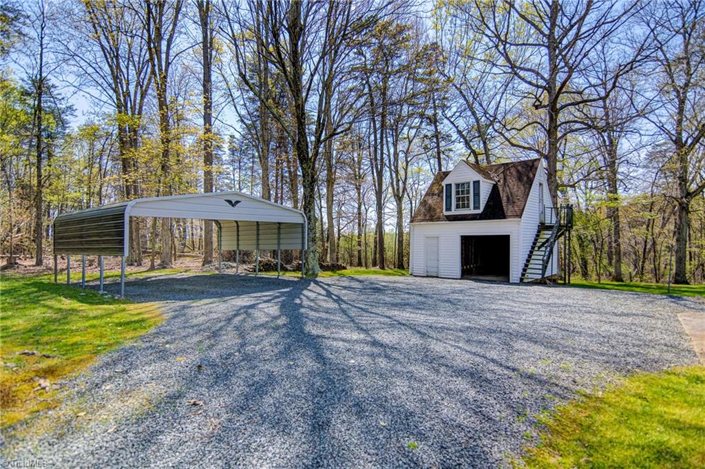 4314 Transou Road Pfafftown, NC 27040 - Photo 7 of 33 Gallery Image 7