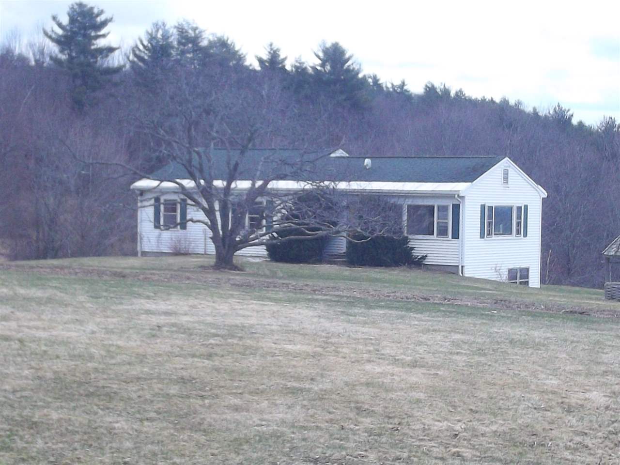 48 Pearson Hill Road Webster, NH 03303 - Photo 1 of 29 Gallery Image 1
