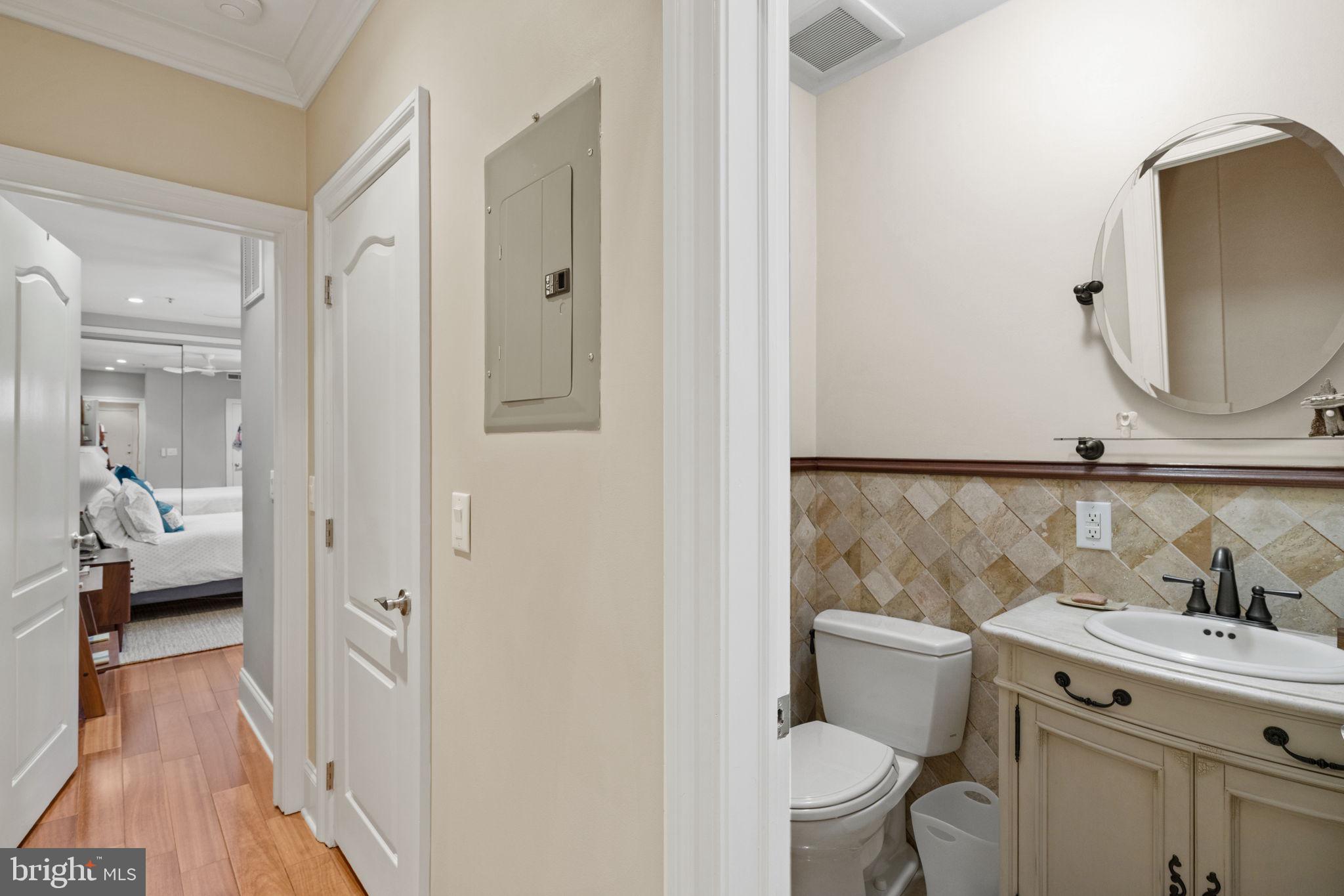 2049 Walnut Street, Unit 1R Philadelphia, PA 19103 - Photo 10 of 18