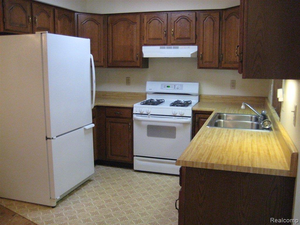 988 Mayer Road Columbus, MI 48063 - Photo 9 of 18 Mayer15.jpg