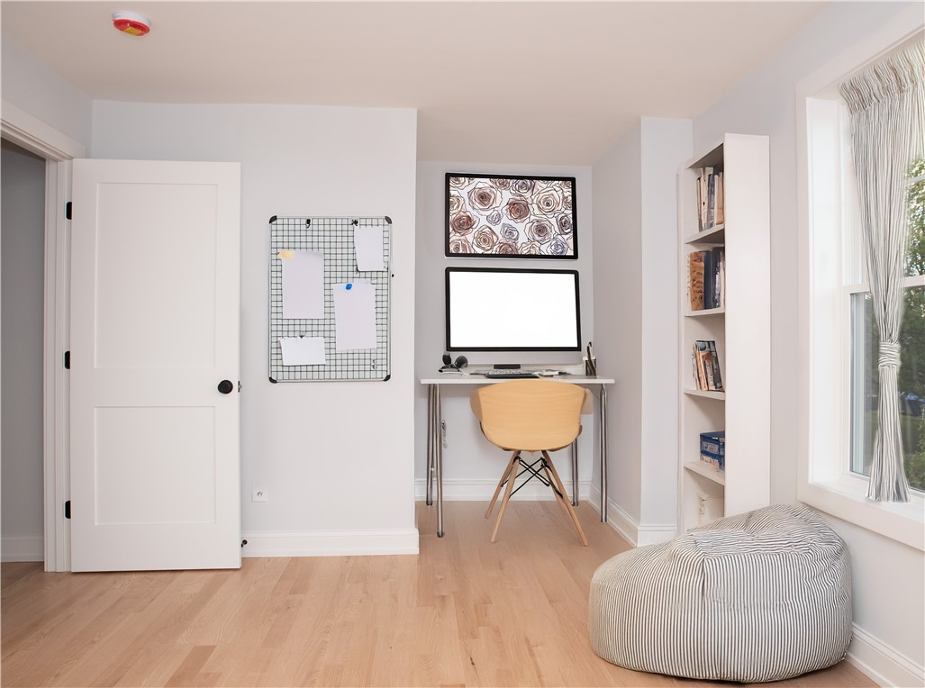 14 Recess Lane Warwick, RI 02889 - Photo 10 of 25 Virtually staged