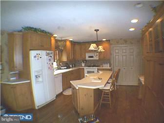 502 Scott Road Oreland, PA 19075 - Photo 2 of 12 Kitchen