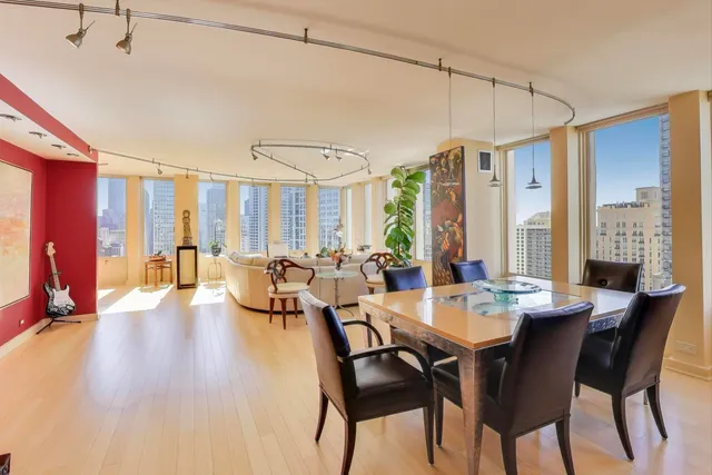 a picture of city view