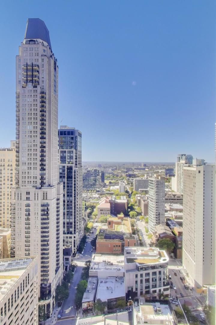 100 East Walton Street, Unit 42F Chicago, IL 60611 - Photo 29 of 50 a picture of city view