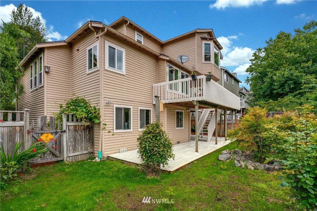527 224 Place Southeast Bothell, WA 98021 - Photo 23 of 23 a front view of house with yard and green space