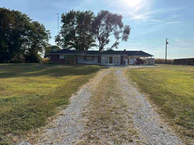 $275,000 | 11348 South 35th Highway, Galveston, IN 46932