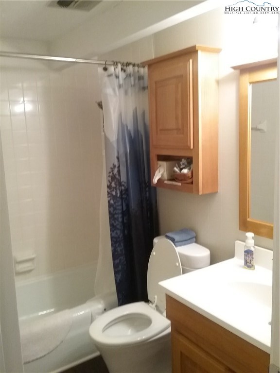 149 Slope View Road, Unit D 20 Sugar Mountain, NC 28604 - Photo 7 of 9 Gallery Image 7