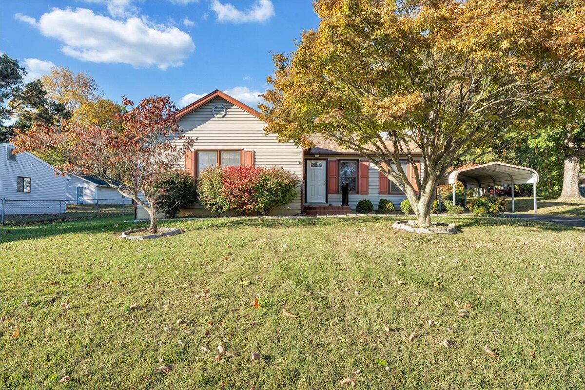 1900 Kiska Road Salem, VA 24153 - Photo 39 of 43 a front view of house with yard and trees around