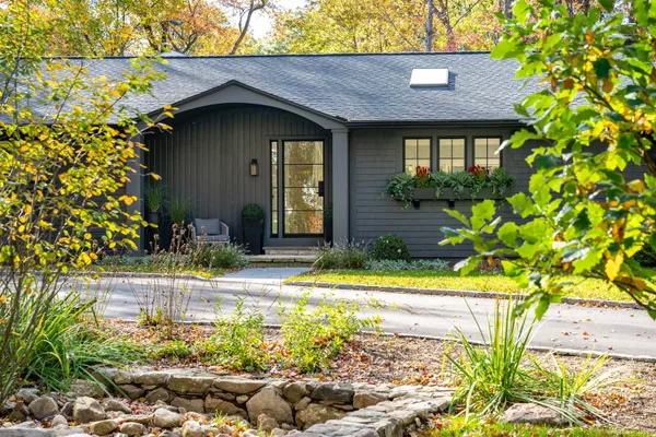 $2,475,000 | 12 Libby Lane, Darien, CT 06820