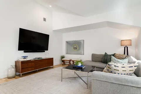 $2,475,000 | 12 Libby Lane, Darien, CT 06820