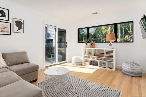 $2,475,000 | 12 Libby Lane, Darien, CT 06820