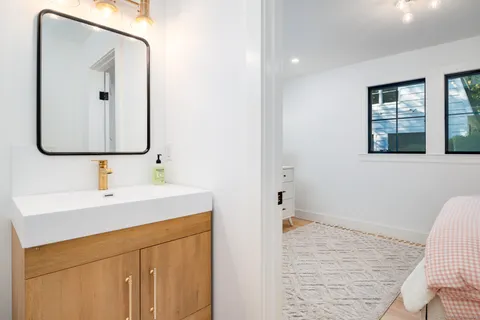 $2,475,000 | 12 Libby Lane, Darien, CT 06820