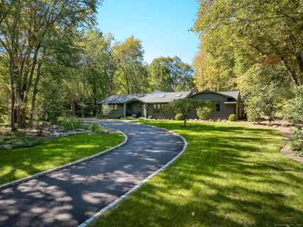 $2,475,000 | 12 Libby Lane, Darien, CT 06820