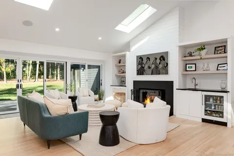 $2,475,000 | 12 Libby Lane, Darien, CT 06820