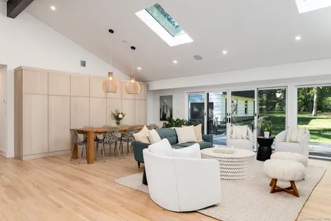 $2,475,000 | 12 Libby Lane, Darien, CT 06820