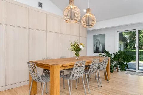 $2,475,000 | 12 Libby Lane, Darien, CT 06820